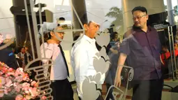 Farhat Abbas saat berada di Kejaksaan Negeri Jakarta Selatan, Kamis, (1/10/2015). Kejari Jakarta Selatan resmi menetapkan Farhat Abbas sebagai tahanan kota selama 20 hari ke depan. (Liputan6.com/Faisal R Syam)