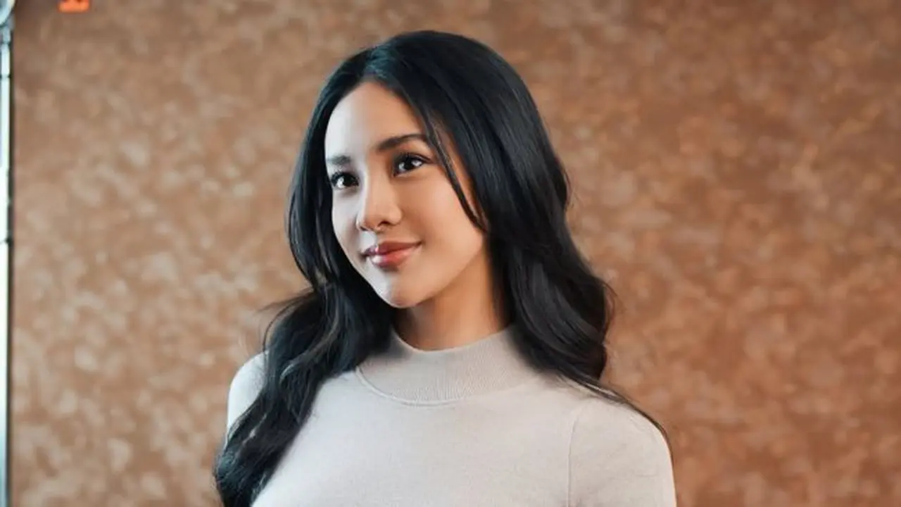 Potret Anya Geraldine Pamer Perut Rata. (instagram/anyageraldine)