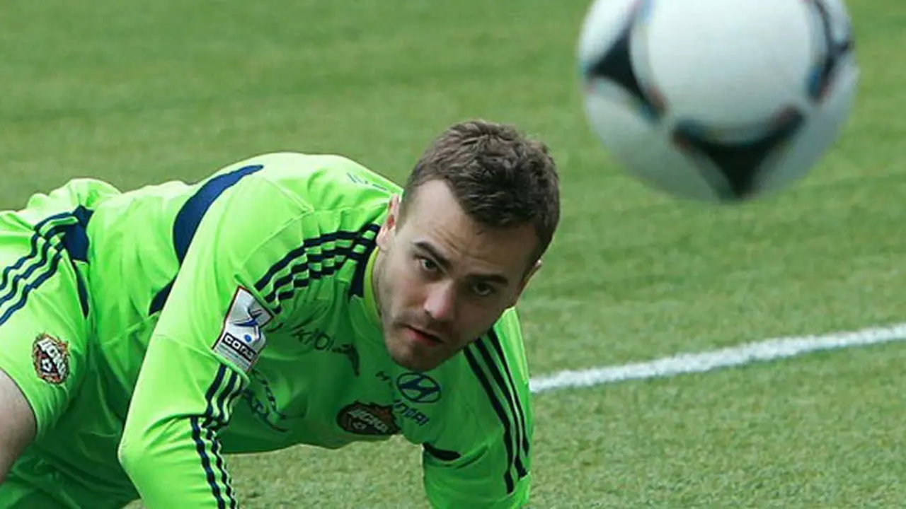 igor-akinfeev-131004c.jpg