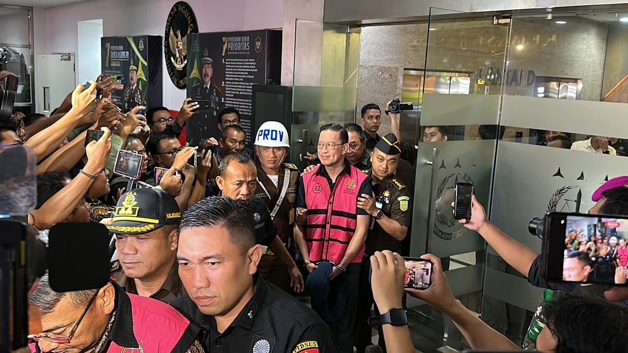 Thomas Lembong Usai jadi Tersangka Korupsi Impor Gula: Saya Menyerahkan ke Tuhan Yang Maha Kuasa