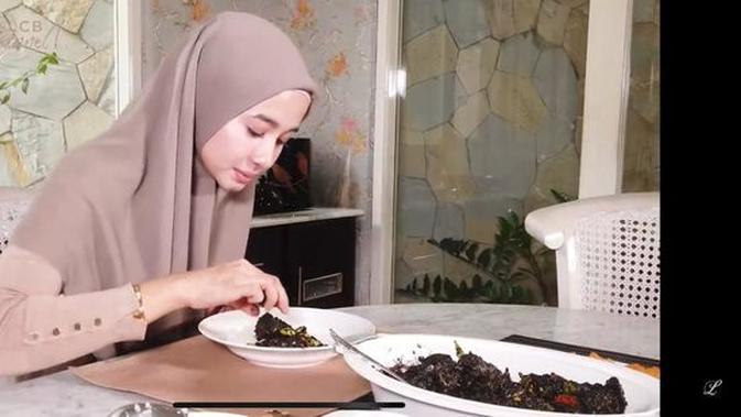 Dapur rumah Laudya Cynthia Bella. (YouTube LCB Channel)