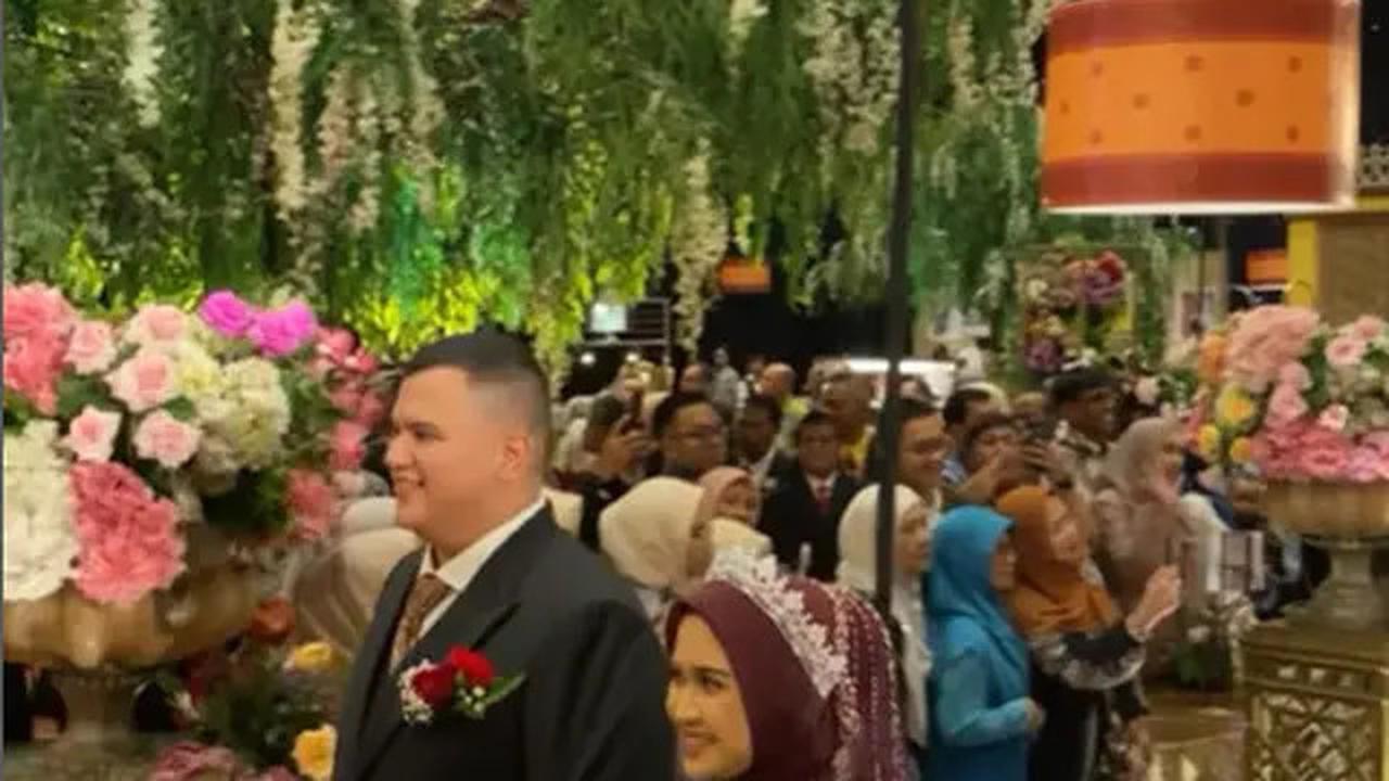6 Momen Pernikahan Anak Sambung Bella Saphira, Dihadiri Artis Senior 90-an