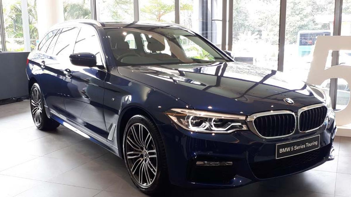 Bagasi All-new BMW 530i Touring M Sport Bisa Tampung Beban 120 Kg ...