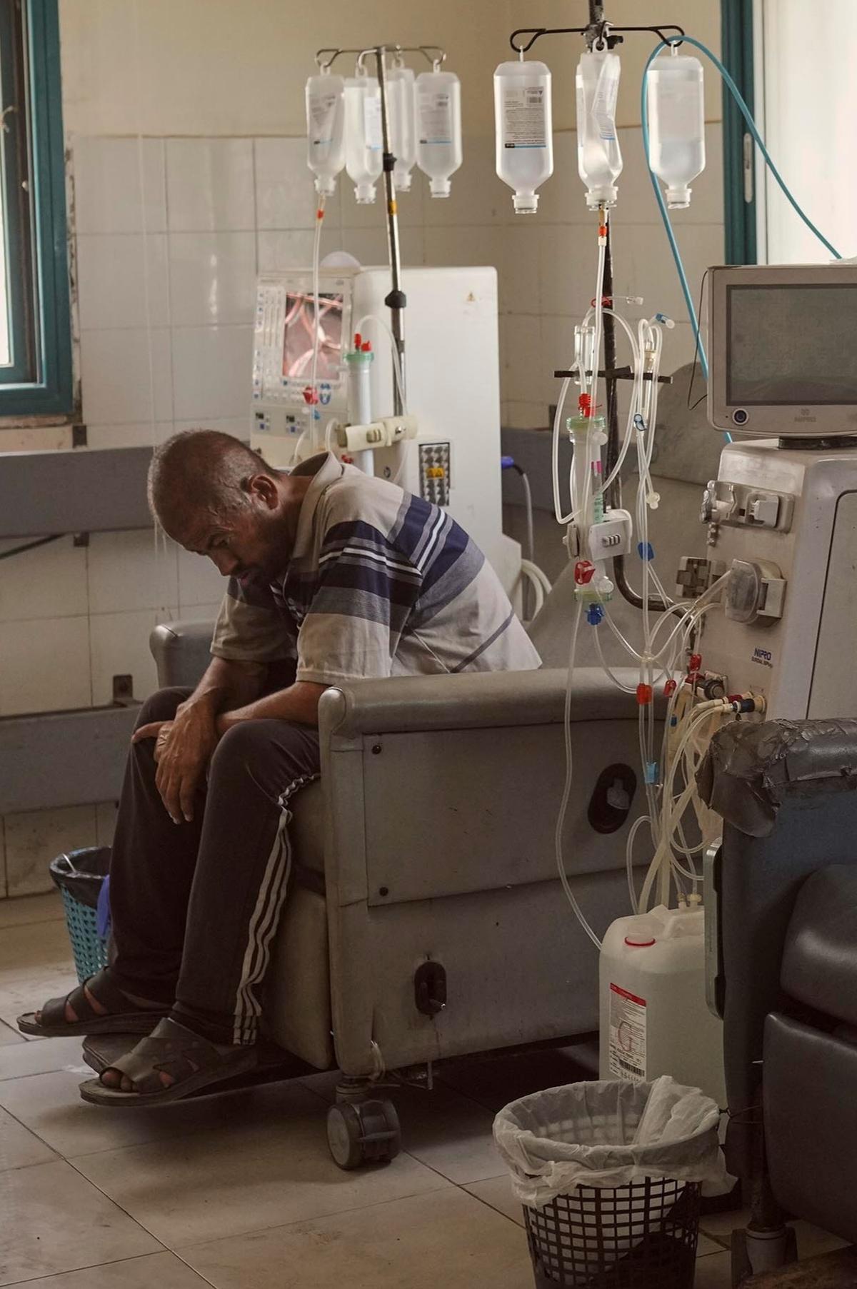 FOTO: Gaza di Ambang Bencana Kemanusiaan, Layanan Dialisis Al-Shifa Lumpuh karena Krisis Bahan Bakar