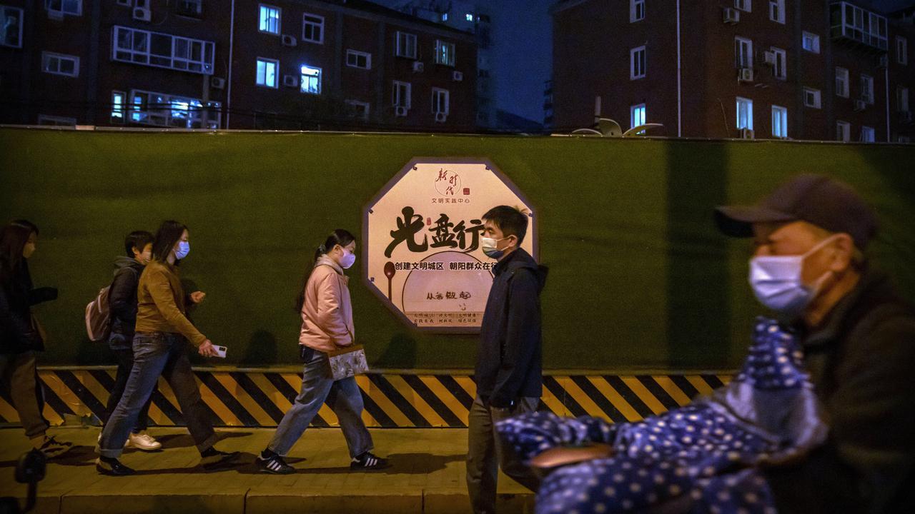 Akibat Lockdown, Pekerja Tinggalkan Zona Industri Kota Zhengzhou di China