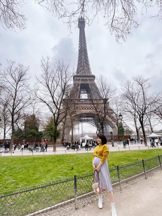 6 Potret Bahagia Rosiana Dewi Pamer Baby Bump di Paris, Banjir Pujian