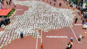 Viral Video Nasi Tumpeng Dibuang Usai Pecahkan Rekor MURI di Ultah Kabupaten Karawang.&nbsp; foto: (dok.Instagram @mood.jakarta/https://www.instagram.com/p/C_-r4hXS4eD/Henry)