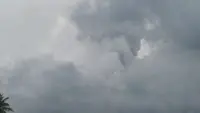Gunung Ibu di Maluku Utara Erupsi Lagi, Semburkan Abu Vulkanik Setinggi 800 Meter