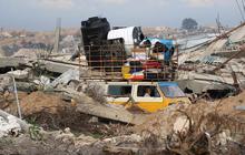 FOTO: Warga Palestina kembali ke Kampung halamannya di Gaza Utara, Lintasi Koridor Netzarim