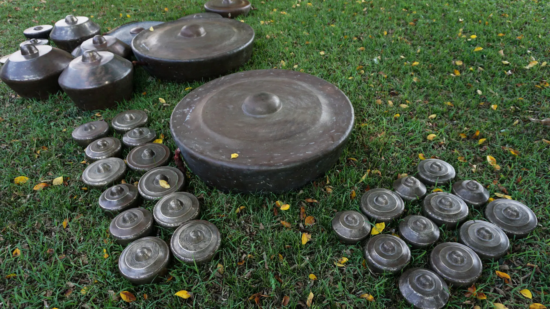 Tradisi membersihkan gamelan pusaka di Pura Mangkunegaran, Solo, Jawa Tengah, sudah menjadi ritual sejak Mangkunegara V. (Liputan6.com/Fajar Abrori)