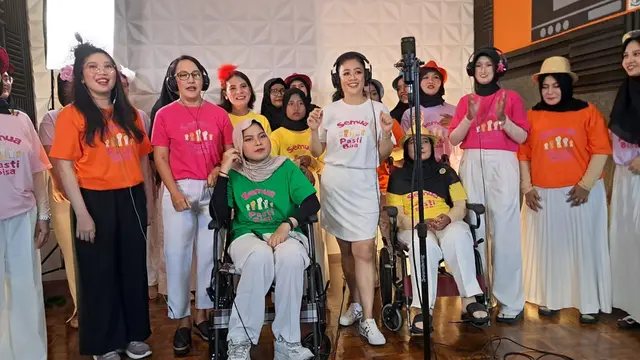 Tanti Damayanti, bersama penyintas Lupus (Istimewa)