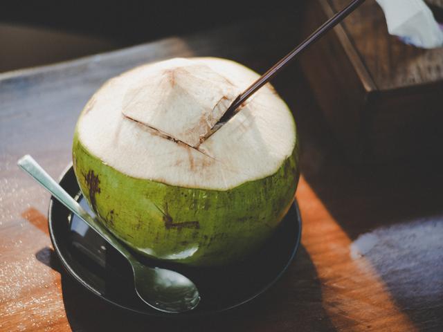 Ini 5 Manfaat Minum Kelapa Muda Saat Buka Puasa Lifestyle Fimela Com
