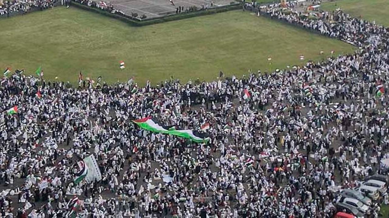 FOTO: Pantauan Udara Lautan Massa Munajat Kubro 212 Padati Lapangan Monas, Serukan Bela Palestina