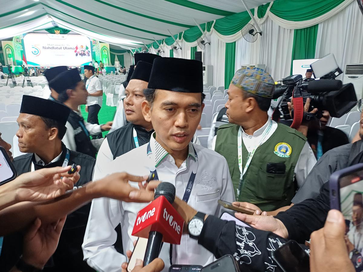 Pimpinan sidang Komisi Organisasi sekaligus Khatib Syuriah PBNU, Asrorun Niam