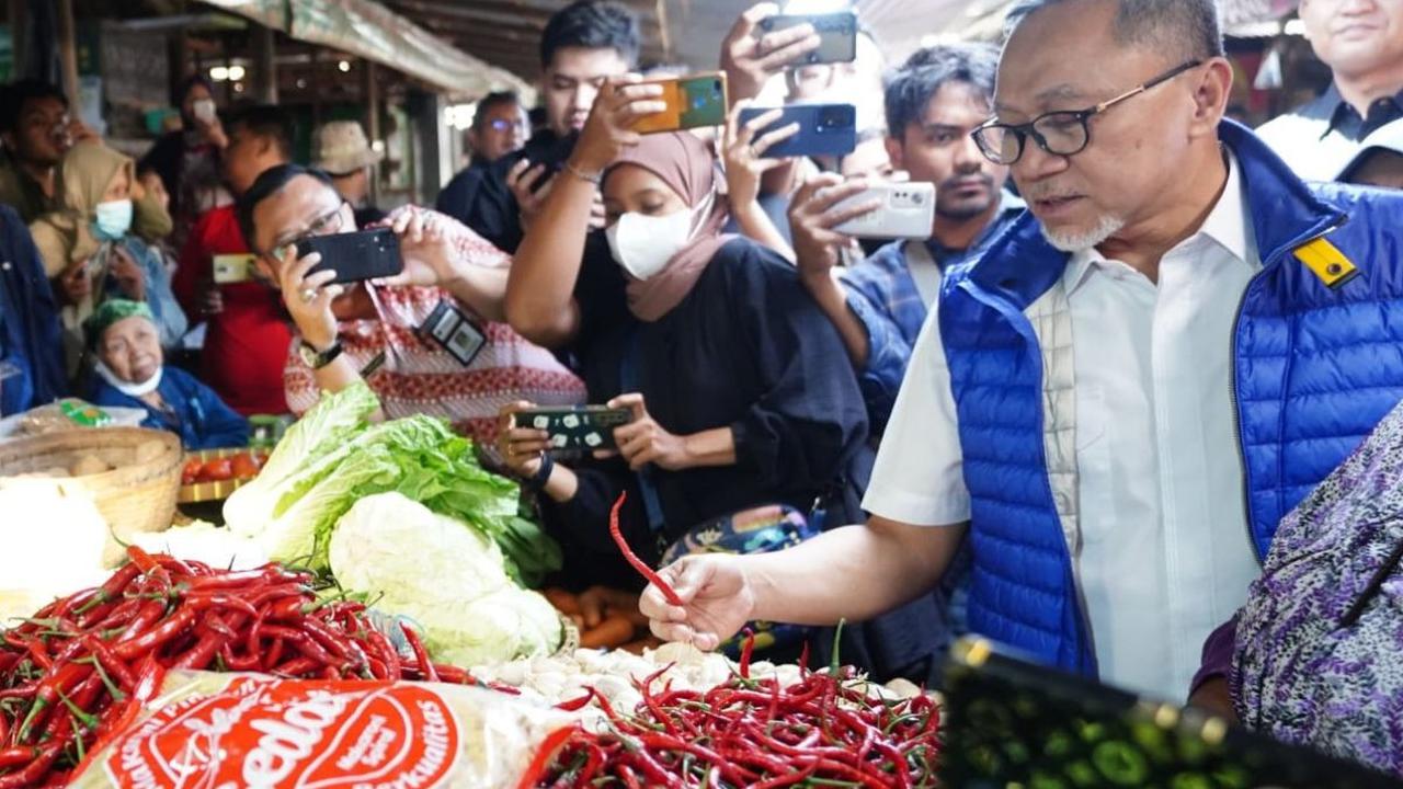 Menteri Perdagangan (Mendag) Zulkifli Hasan menilai harga cabai rawit sebesar Rp23.000 per kilogram (kg) di pasar Malangjiwan di Karanganyar, Jawa Tengah terlampau murah.
