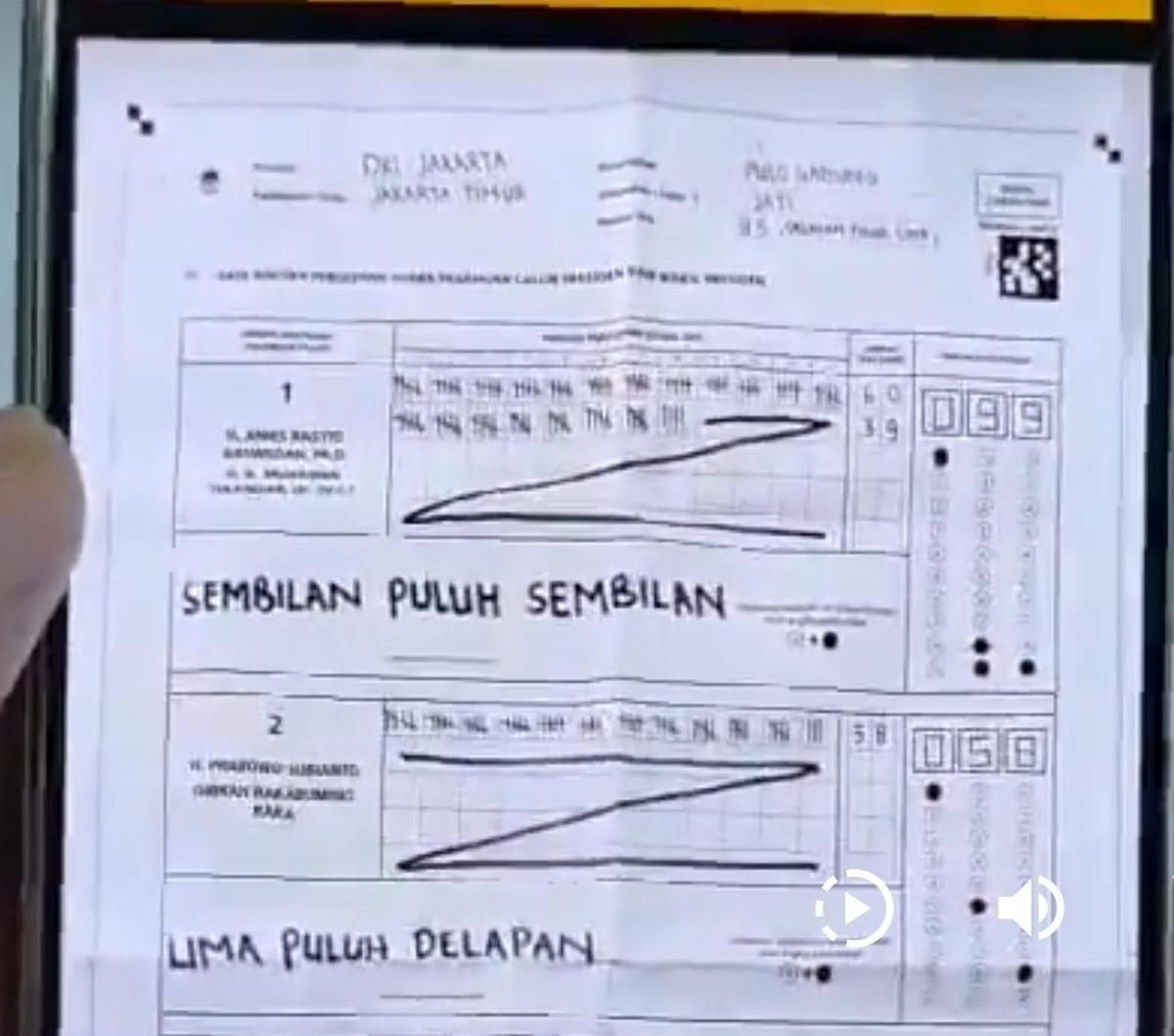 "Penentunya hasil itu adalah manual rekapitulasi. Jadi bukan Sirekap," kata Bagja saat jumpa pers di Kantor Bawaslu, Jakarta Pusat, Kamis (15/2).