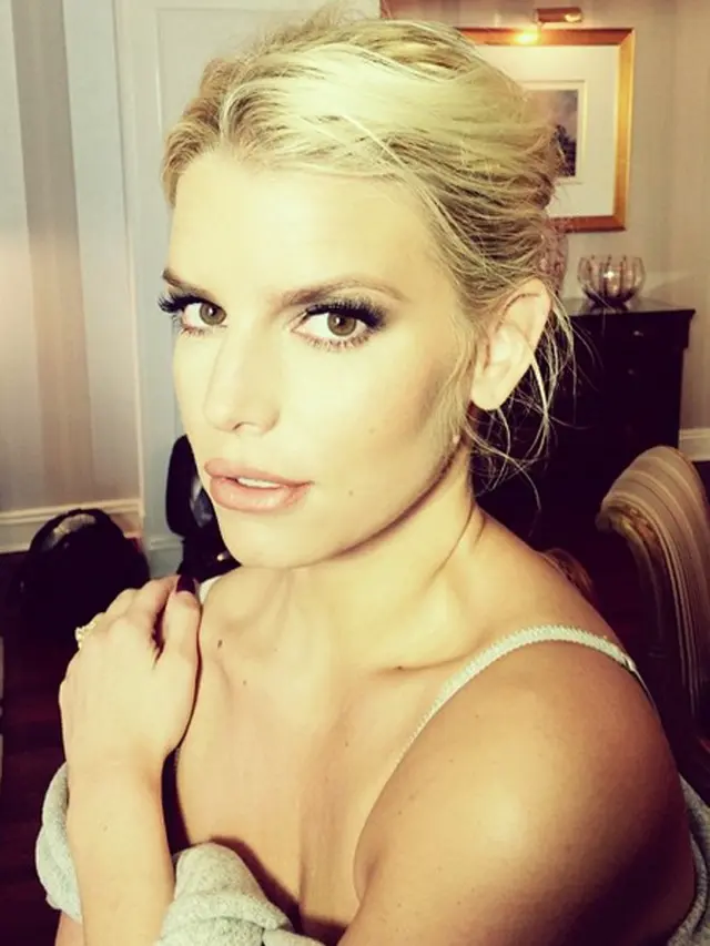 [Bintang] Jessica Simpson