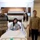 Intip gaya busana Selvi Ananda saat menjenguk Annisa Pohan setelah melahirkan anak kedua (@setwapres.ri)