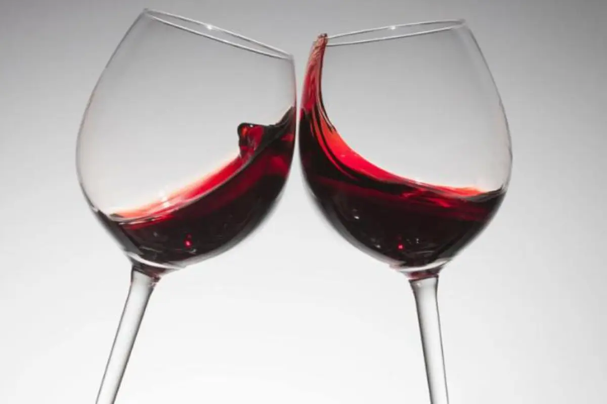Khasiat Ajaib Red Wine untuk Rambut dan Kulit Wajah