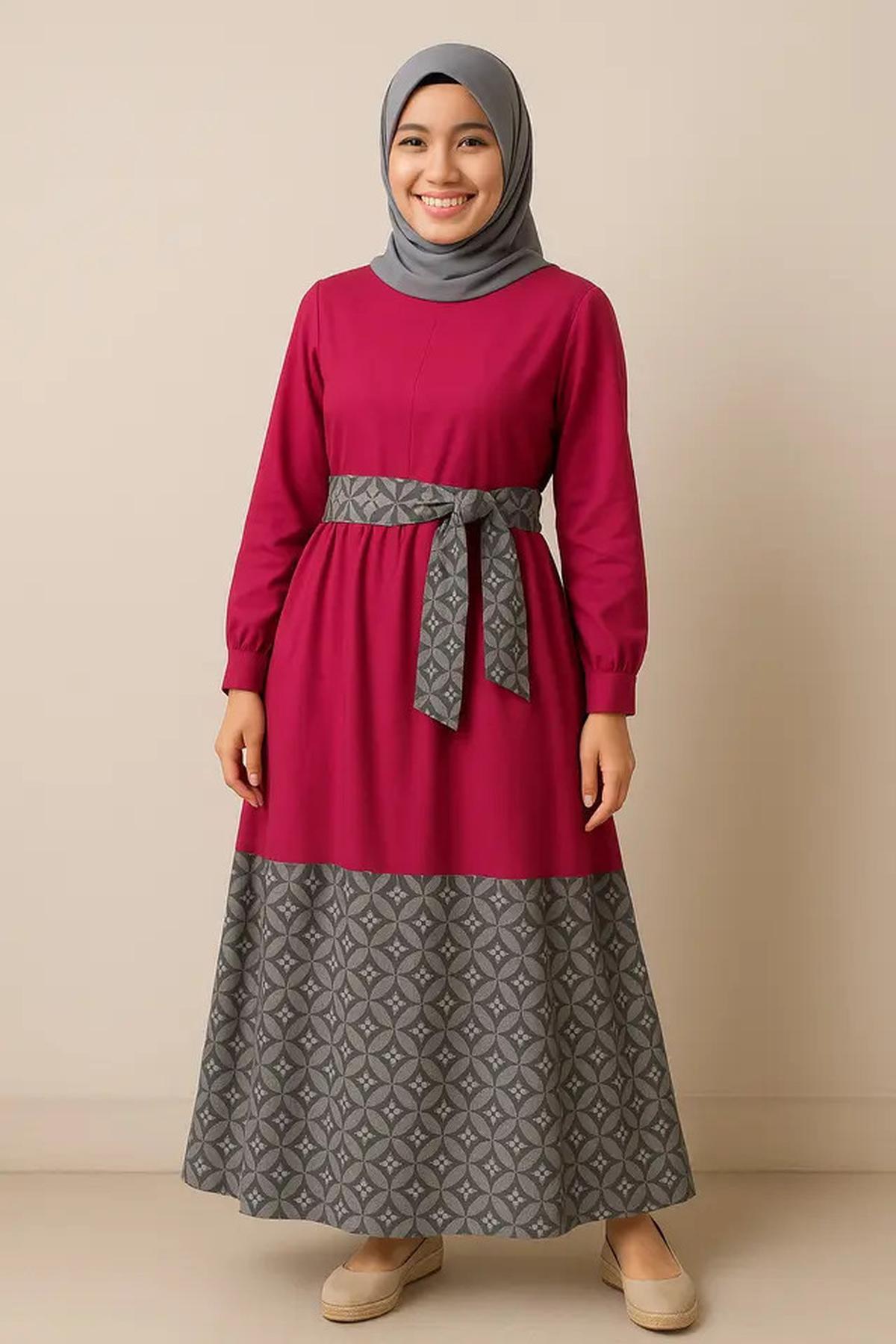 8 Gamis Batik Kombinasi Warna Bold Kontras 2025, Tampilkan Sisi Kasual dan Feminin
