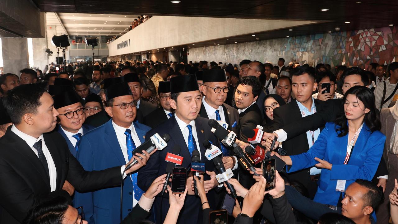 Edhie Baskoro Yudhoyono (Ibas) usai dilantik kembali sebagai anggota DPR RI 2024-2029, Selasa (1/10/2024) (Istimewa)