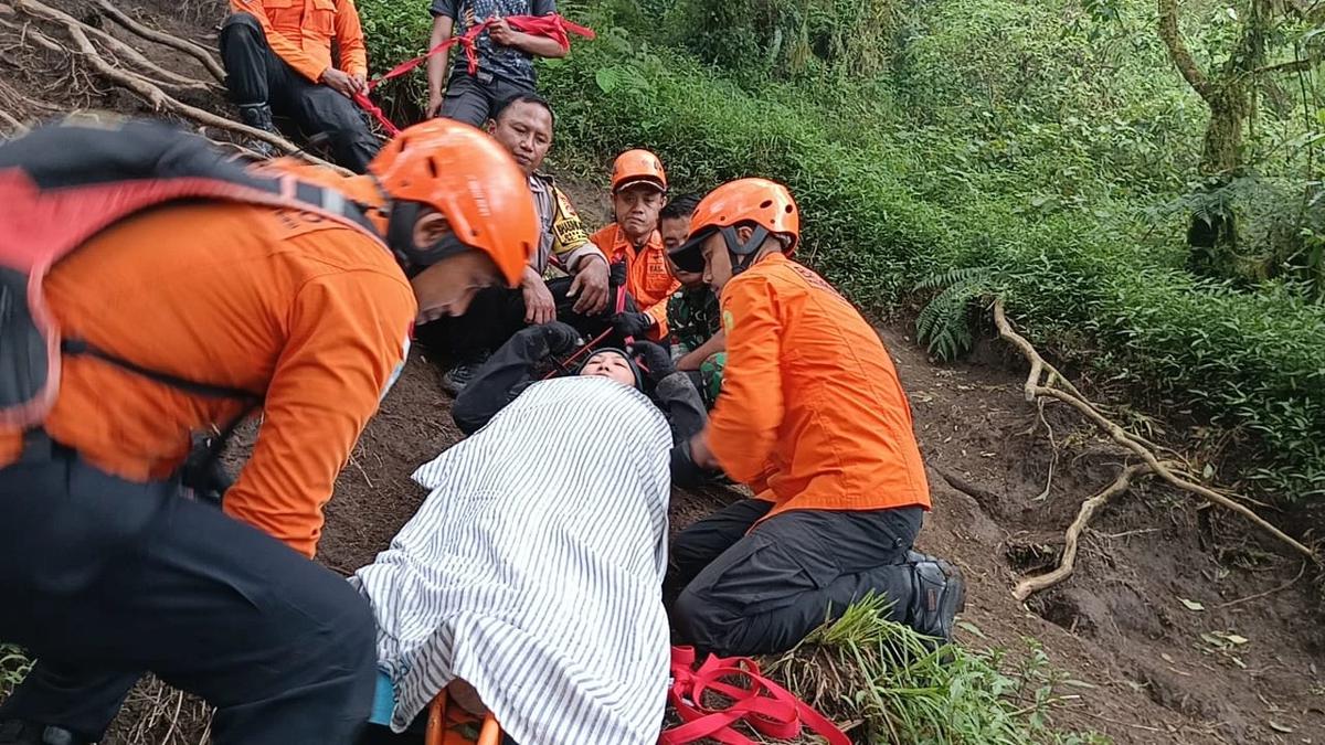 Pendaki di Gunung Abang Bali Alami Patah Kaki, Tim SAR Lakukan Evakuasi