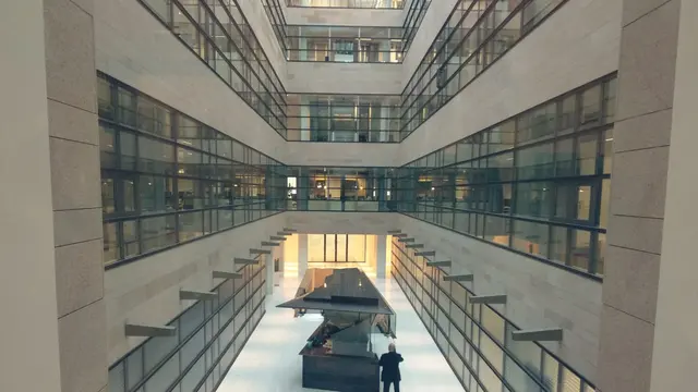 Suasana kantor pusat Booking.com di Amsterdam, Belanda