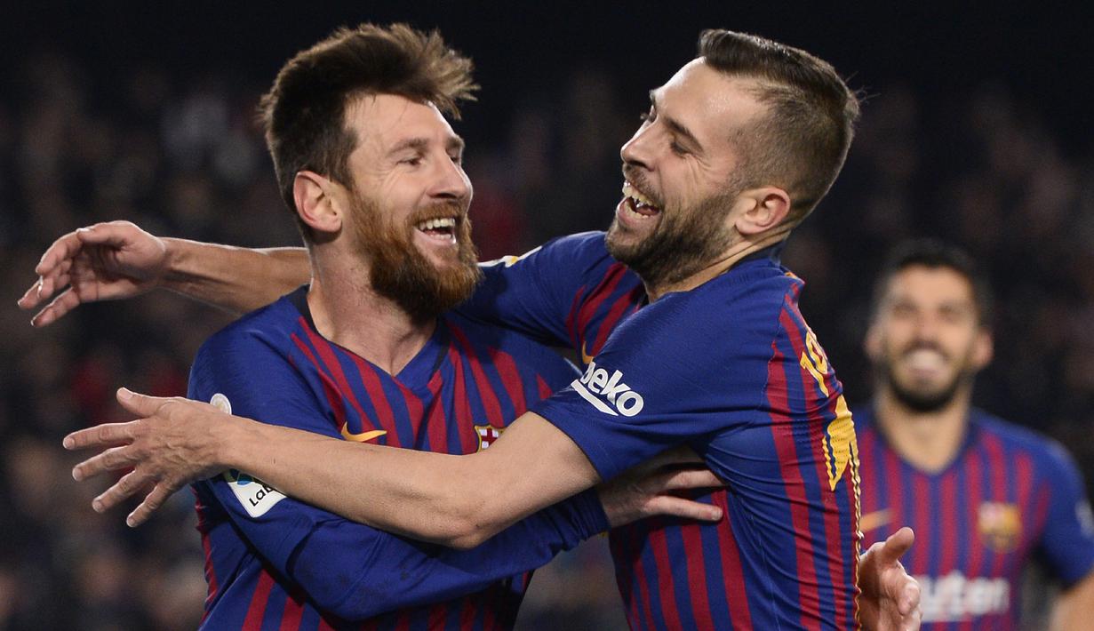 2. Jordi Alba - Messi dan Alba menikmati bermain bersama di lapangan, dan punya chemistry yang bagus. Ketika Alba maju ke depan, dia sepertinya sudah tahu di mana posisi Messi atau apa yang harus dilakukannya.(AFP/Josep Lago)