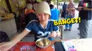 Seperti dibagikan melalui kanal Youtubenya, Ayu menyambangi warung Mie Baso Ja'i yang ada di pinggir rel kawasan Kosambi, Bandung, Jawa Barat. Warung tampak sederhana berada di pinggir jalan. [Youtube/Qiss You TV]
