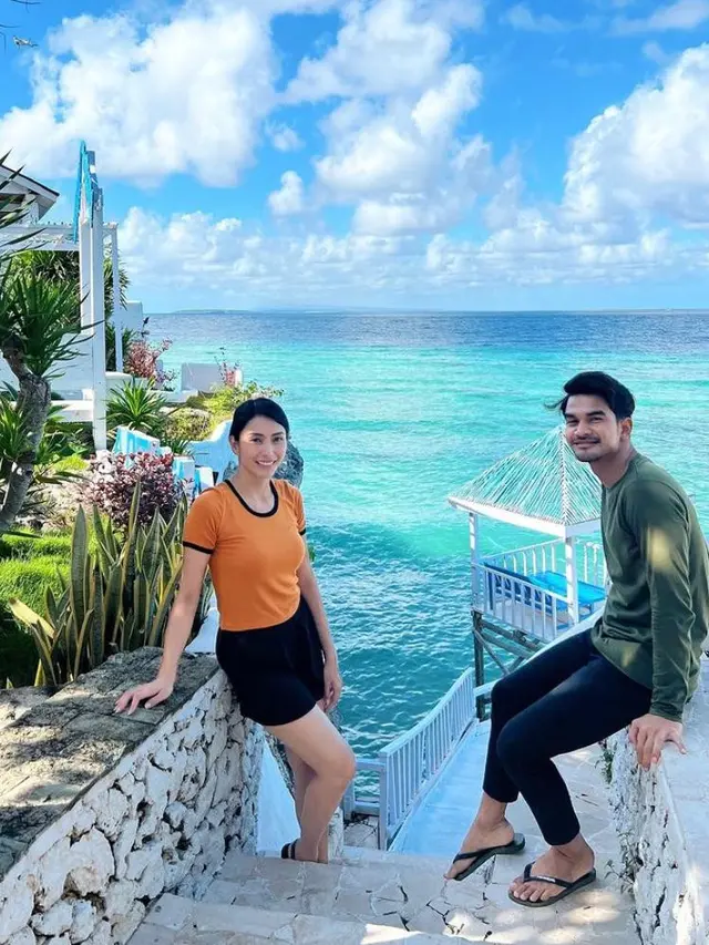 6 Gaya Santai Tyas Mirasih dan Tengku Tezi Liburan Bareng ke Sulawesi, Tampil Kompak dan Serasi