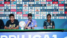 Persik Kediri, Head Coach Marcelo Rospide (tengah, Pemain Supriadi (kanan) Jelang Lawan Arema FC Pekan ke-20 (Dewi Divianta/Liputan6.com)