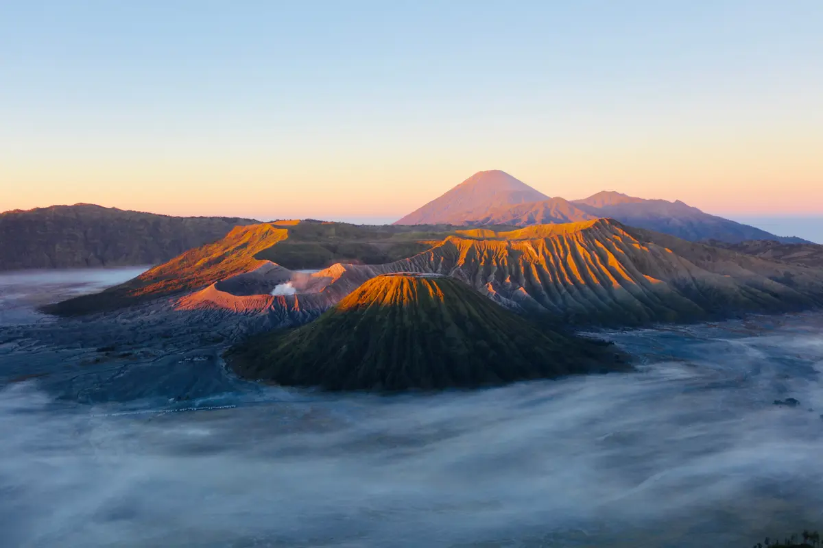Contoh ilustrasi Gunung Bromo