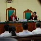 Terdakwa dugaan suap terhadap Gubernur Bengkulu non aktif Ridwan Mukti, Jhoni Wijaya meminta majelis hakim membebaskan dirinya dalam sidang di PN Tipikor (Liputan6.com/Yuliardi Hardjo)