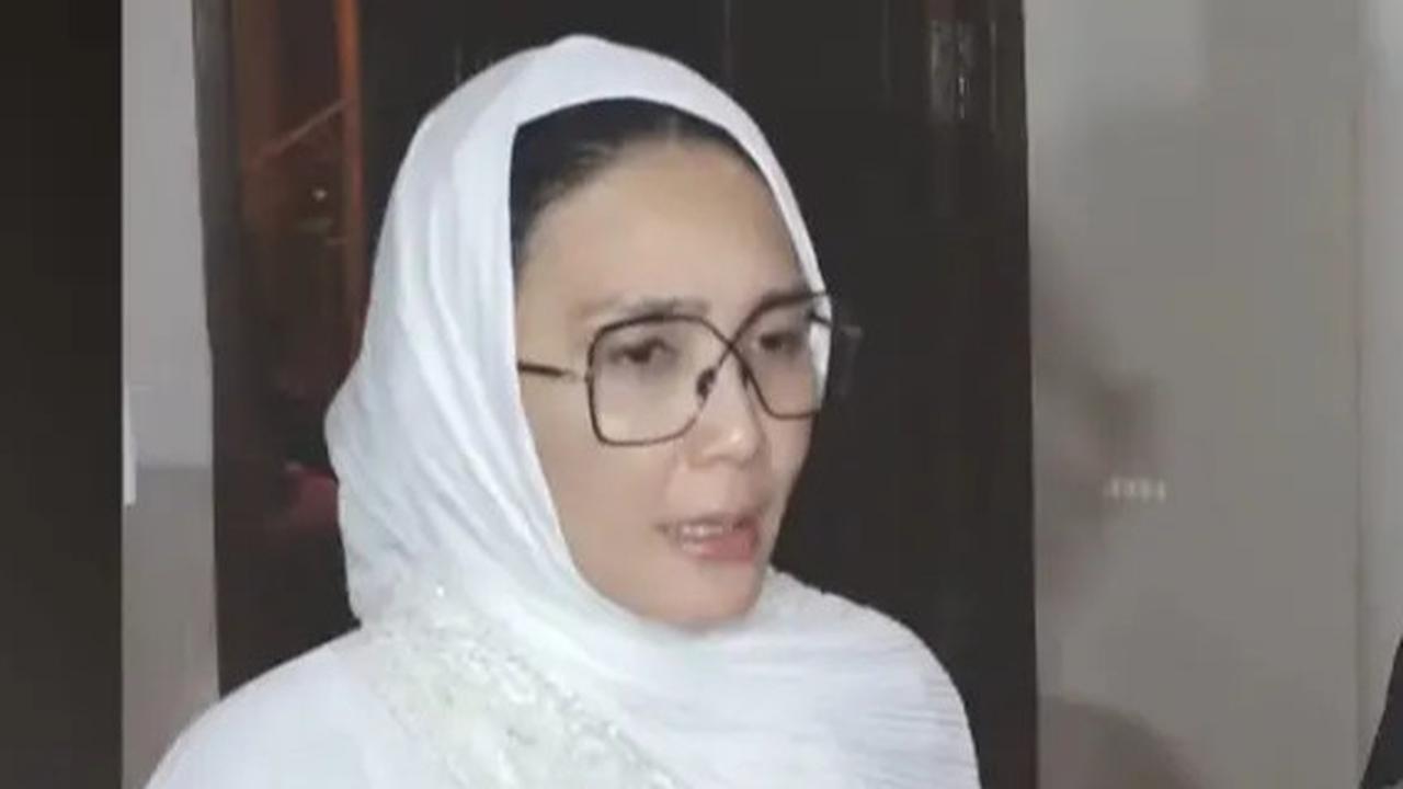 Tangis Rieke Diah Pitaloka Pecah Kenang Mat Solar: Enggak Akan Lupa Panggilanmu Padaku, 'Oneng' Rindu Tawamu