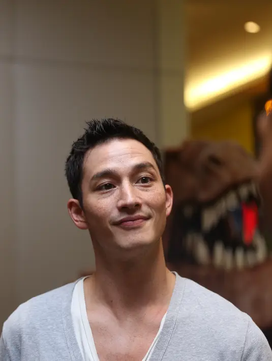 "Saat dikasih tau pasti dia senang. Dia senang banget, sampai dia teriak-teriak I want, I want," jelas Mike Lewis menirukan anaknya yang lucu. (Andy Masela/Bintang.com)