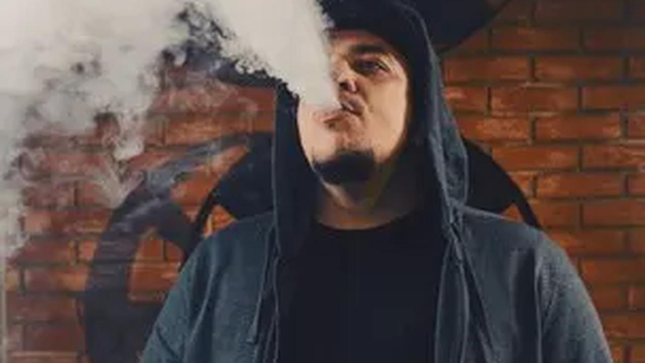 Sebuah penelitian menunjukkan bahwa dampak vaping tidak sebatas pada ukuran testis yang mengecil, tetapi juga dapat menghambat gairah seks dan mengurangi jumlah sperma. Ingin tahu lebih banyak? Mari kita telusuri fakta-fakta menarik ini.