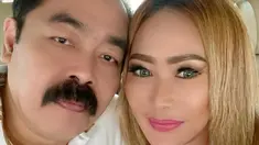 Seperti apa potret harmonis keluarga Inul Daratista dan Adam Suseno yang sering kali diwarnai dengan aksi kocak tersebut? Simak potretnya berikut ini!
