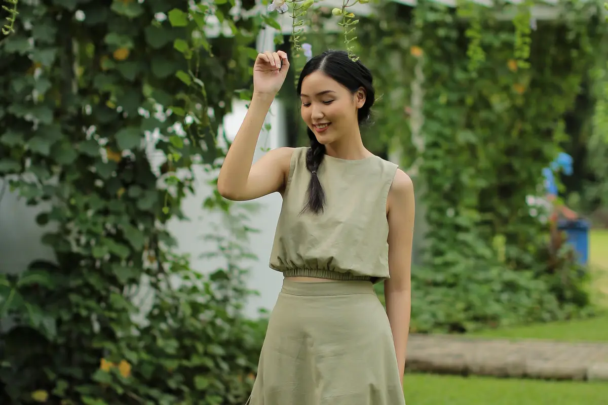 wanita agustus cantik sederhana