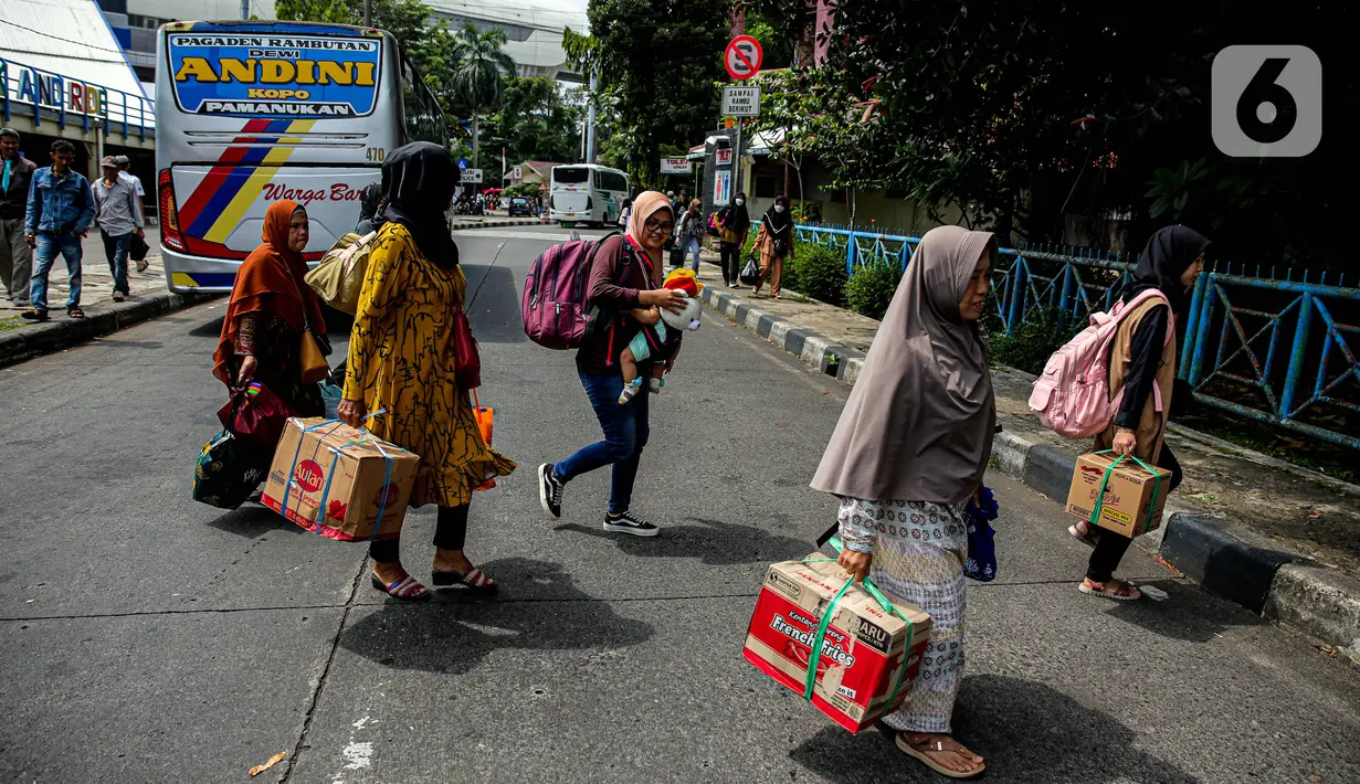 Terminal Kampung Rambutan siap menyambut pemudik Lebaran Idul Fitri kembali ke Jakarta baik dari segi keamanan maupun pelayanan. (Liputan6.com/Faizal Fanani)
