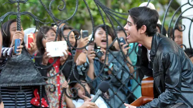 Begini Gaya Aliando Syarief Jika Bernyanyi