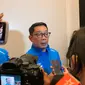 Gubernur Jawa Barat Ridwan Kamil usai menghadiri acara Press Conference Pocari Sweat Run Indonesia 2023 di The Langham Jakarta, pada Minggu (5/2/2023). (Liputan6.com/Melinda Indrasari)