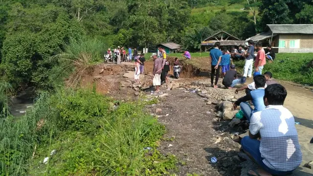 Jalan ambles di Kabupaten Bogor