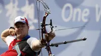 Pemanah difabel dari Rep. Ceko David Drahoninsky, melamar kekasihnya di Paralimpiade 2016 Rio de Janeiro. (STR / AFP)