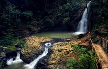 Merasakan Keunikan Curug Ciangin Subang, Bisa Uji Adrenalin Melompat dari Ketinggian 7 Meter
