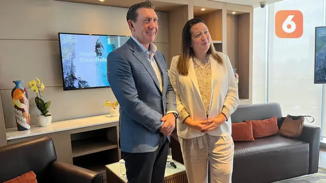 Alan Watts, Presiden Asia Pacific Hilton dan Alexandra Murray, sebagai Vice President and Regional Head South East Asia Hilton saat temu media di DoubleTree Hilton, Rabu (12/6/2024). (Dok: Liputan6.com/dyah)