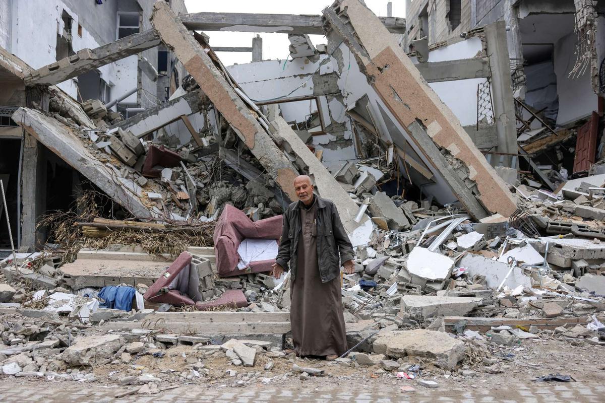 Potret pilu warga Palestina dan rumahnya yang hancur lebur akibat serangan Israel di Jalur Gaza