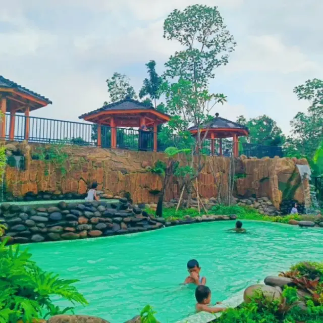Alasan Sule Buka Tempat Wisata di Subang yang Dilengkapi Museum Pribadi.  foto: Instagram @prikitiewlandsubang