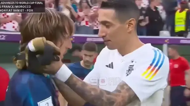 Tangkapan layar aksi simpatik Angel di Maria terhadap Luka Modric