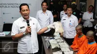 Kepala BNN, Budi Waseso memberi keterangan saat rilis pengungkapan pengedar sabu di Jakarta, Senin (27/3). BNN menangkap dua tersangka pengedar narkotika jaringan internasional dengan barang bukti sabu 11.076 gram. (Liputan6.com/Helmi Fithriansyah)