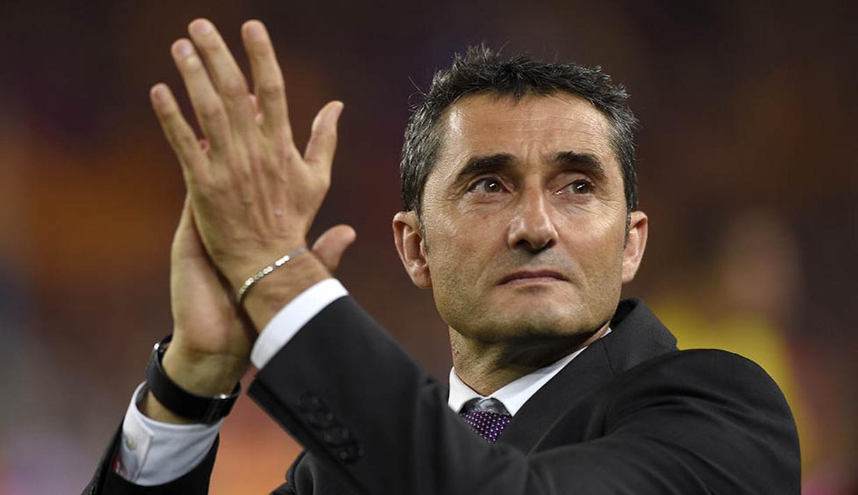 6. Ernesto Valverde, dengan skuat terbatas musim lalu dirinya mampu membawa Athletic Bilbao ke Liga Champions. Meski belum memiliki prestasi, namun tim asuhannya kerap memiliki gaya bermain menyerang. (AFP/Lluis Gene)